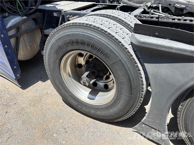 Freightliner Cascadia 126 6x4 T/A Sleeper Truck Tractor Τράκτορες