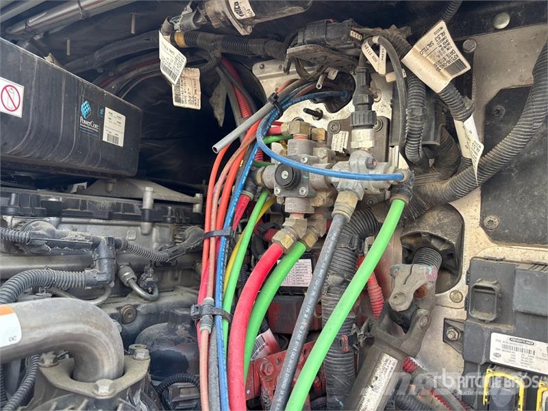 Freightliner Cascadia 113 Camiones portacoches
