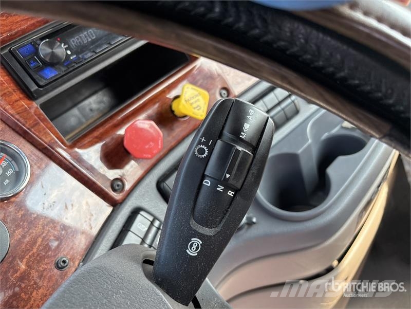 Freightliner Cascadia 113 Camiones portacoches