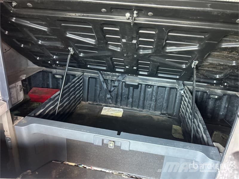 Freightliner Cascadia 125 6x4 T/A Sleeper Truck Tractor Trekkvogner