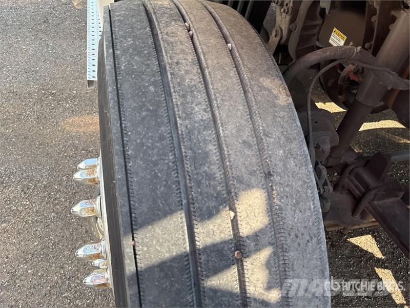Freightliner Cascadia 113 Camiones portacoches