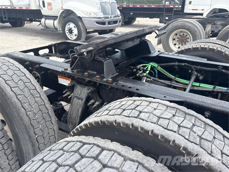 Freightliner Cascadia 125 6x4 T/A Sleeper Truck Tractor Tegljači