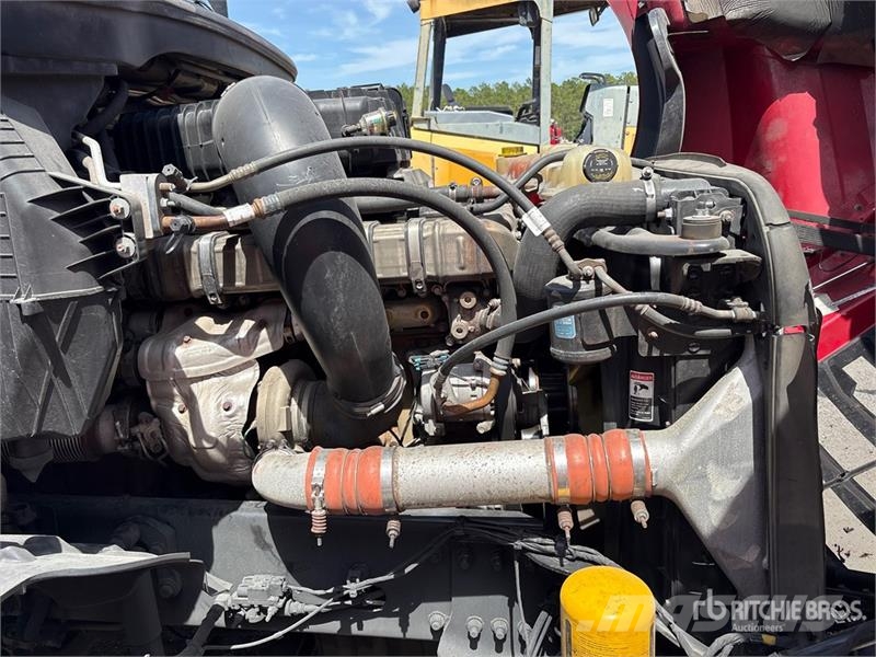 Freightliner Cascadia 126 6x4 T/A Sleeper Truck Tractor Vilcēji