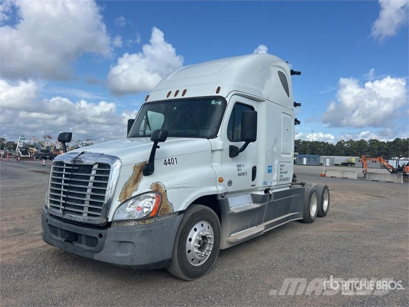 Freightliner Cascadia 125 6x4 T/A Sleeper Truck Tractor Седельные тягачи