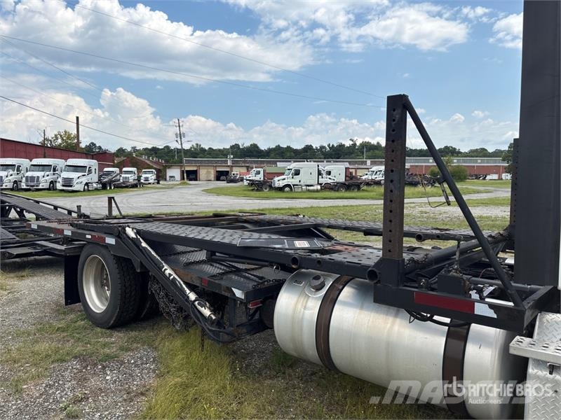Freightliner Cascadia 113 Camiones portavehículos
