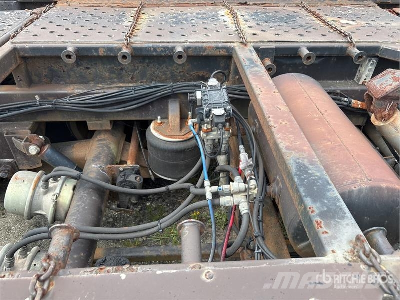 Freightliner Cascadia 113 Camiones portavehículos