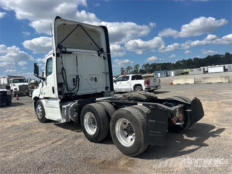 Freightliner Cascadia 126 Vlačilci