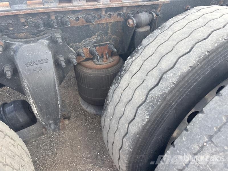 Freightliner Cascadia 126 T/A Sleeper Truck Tractor Tractor Units