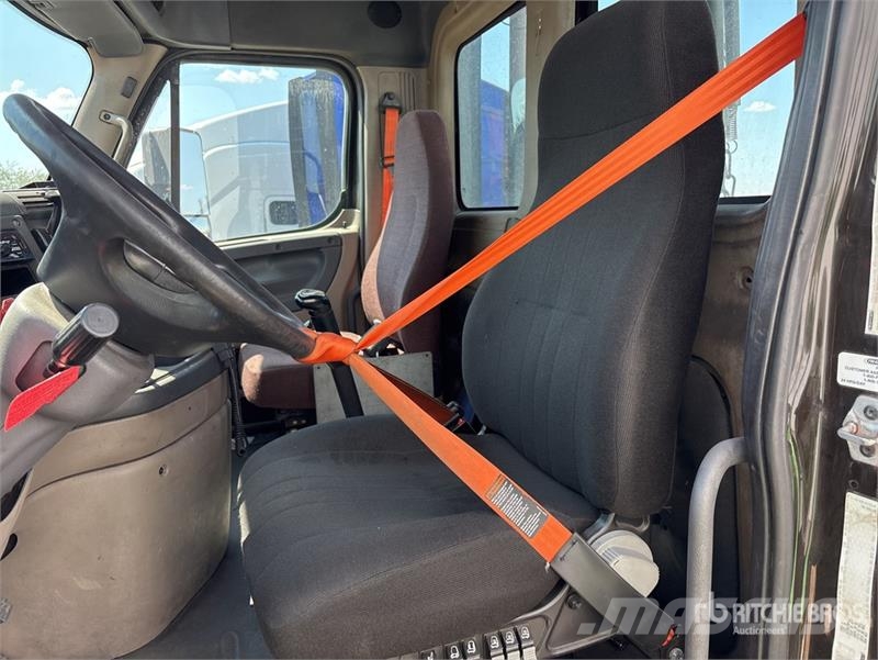 Freightliner Cascadia 113 Vilcēji