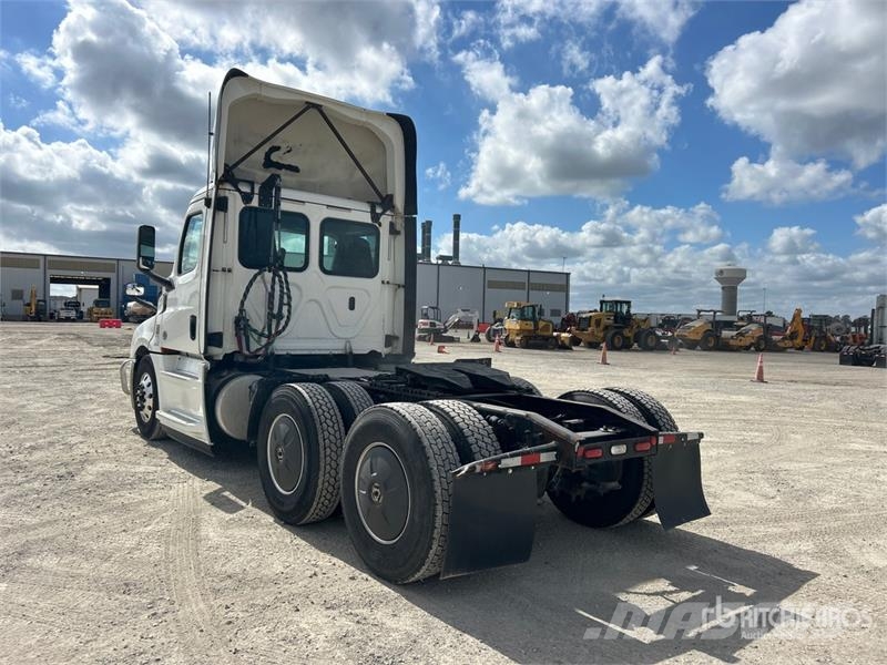 Freightliner Cascadia 126 Tractor Units