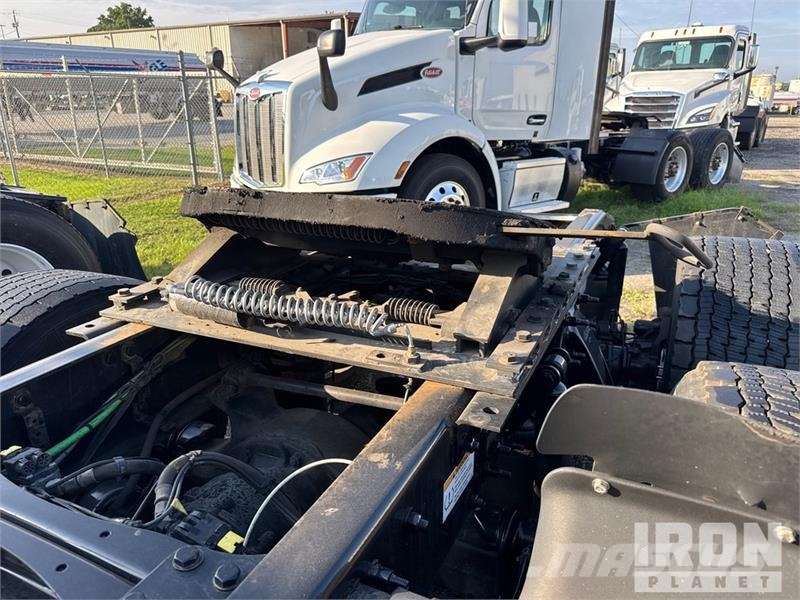 Freightliner Cascadia 126 Vlačilci