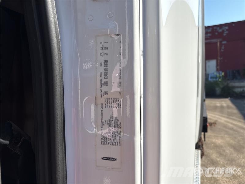 Freightliner Cascadia 113 6x4 Sleeper Car Carrier Truck Biltransportbilar