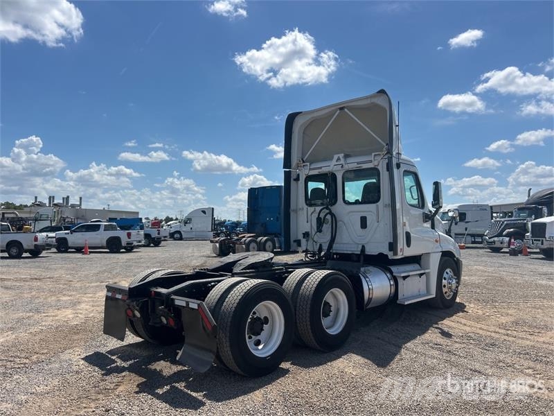 Freightliner Cascadia 125 Седельные тягачи