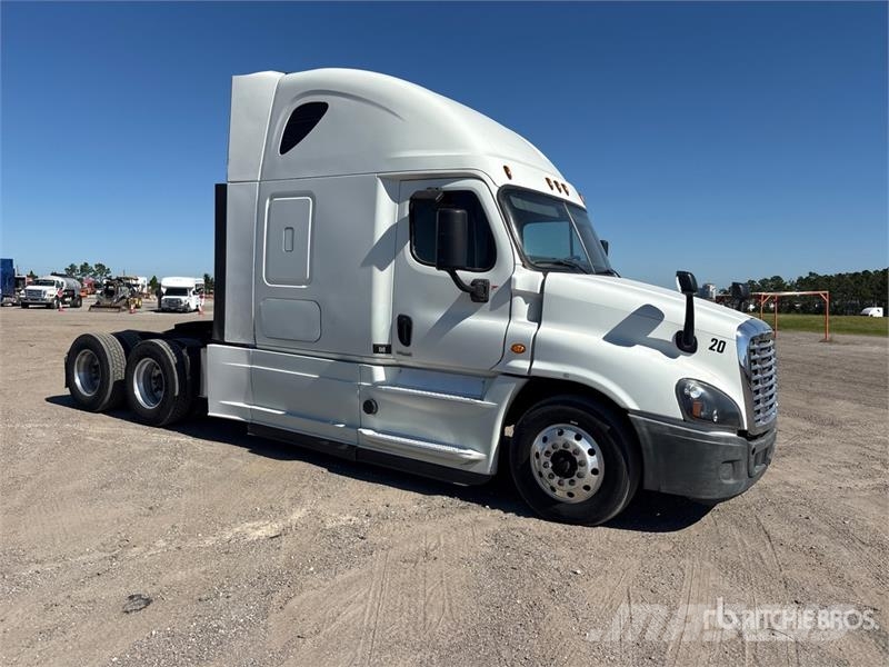 Freightliner Cascadia 125 T/A Sleeper Truck Tractor Vilcēji