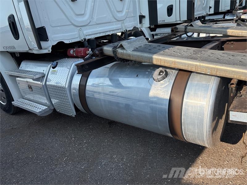 Freightliner Cascadia 113 Camiones portacoches