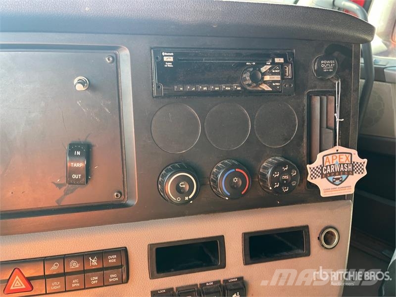 Freightliner Cascadia 126 Autotractoare