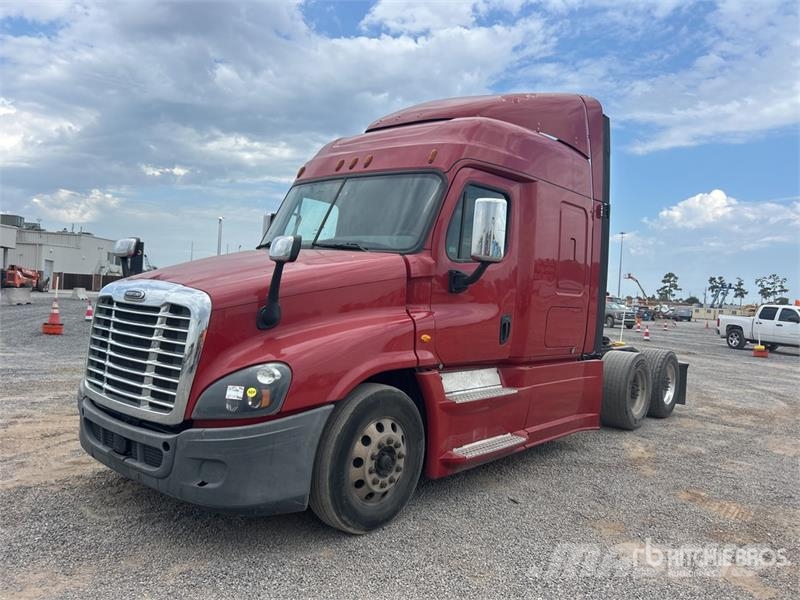 Freightliner Cascadia 125 6x4 T/A Sleeper Truck Tractor Sattelzugmaschinen