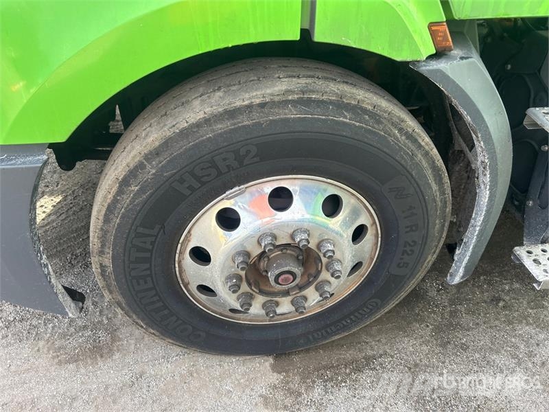 Freightliner Cascadia 116 Trekkers