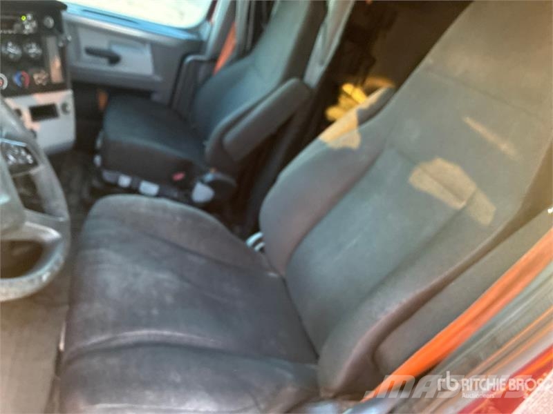 Freightliner Cascadia 126 Седельные тягачи