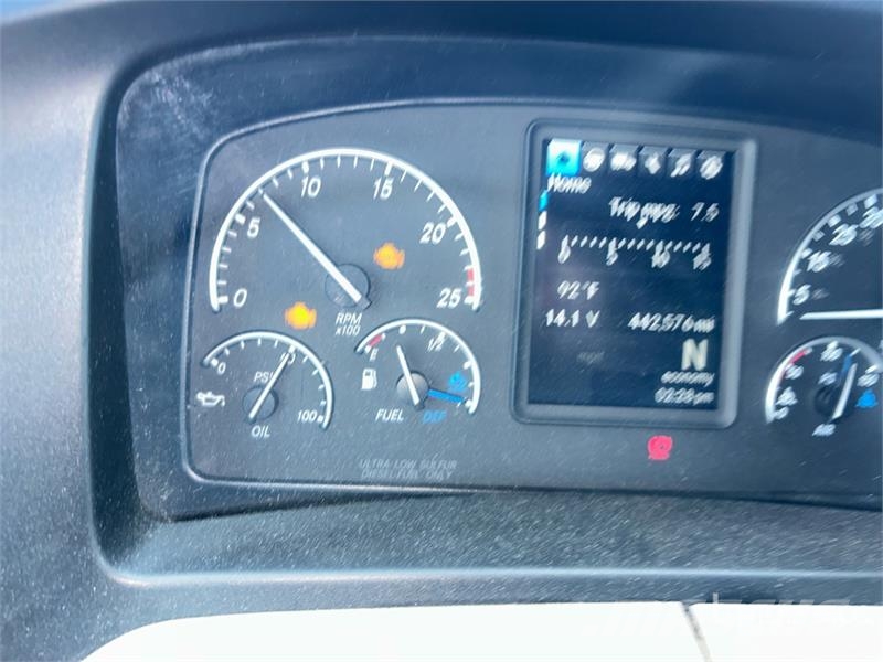 Freightliner Cascadia 126 6x4 T/A Sleeper Truck Tractor Nyergesvontatók