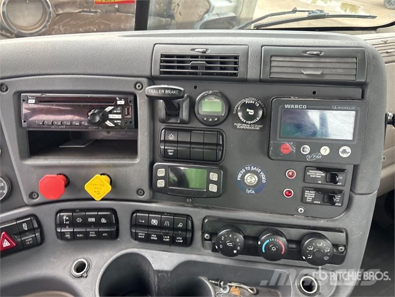 Freightliner Cascadia 113 Sadulveokid