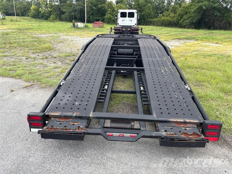 Freightliner Cascadia 113 Camiones portavehículos