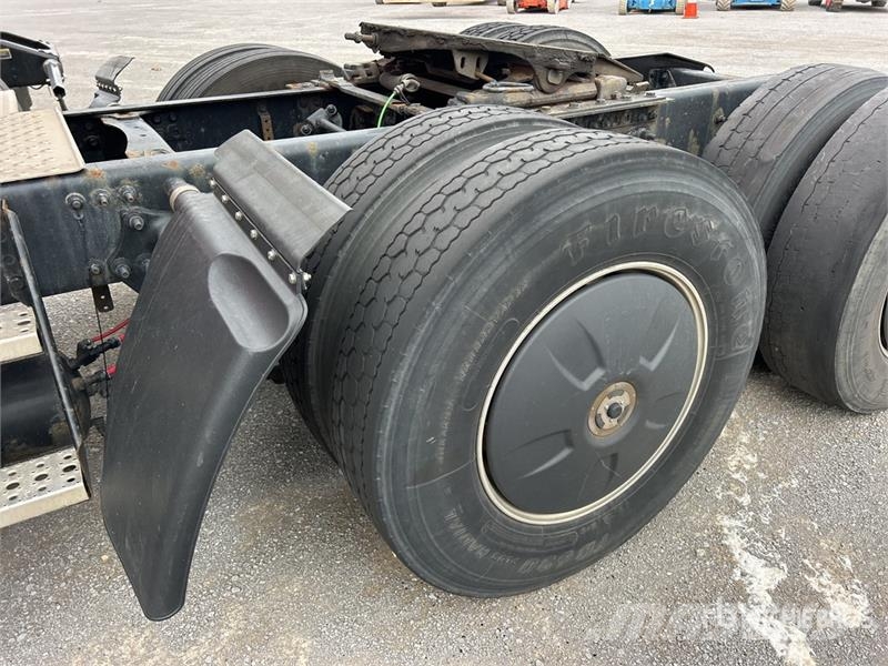 Freightliner Cascadia 125 T/A Sleeper Truck Tractor (Inoperable Cabezas tractoras