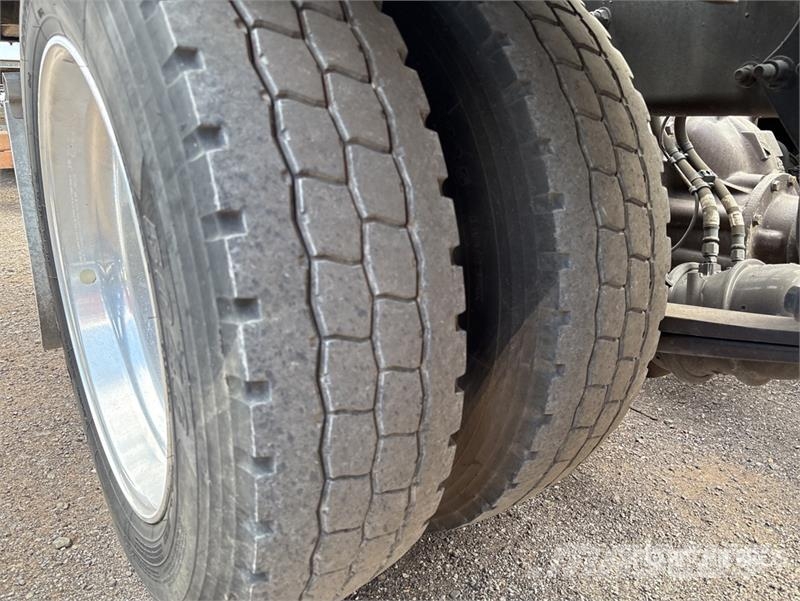 Freightliner Cascadia 113 Trasportatore per veicoli