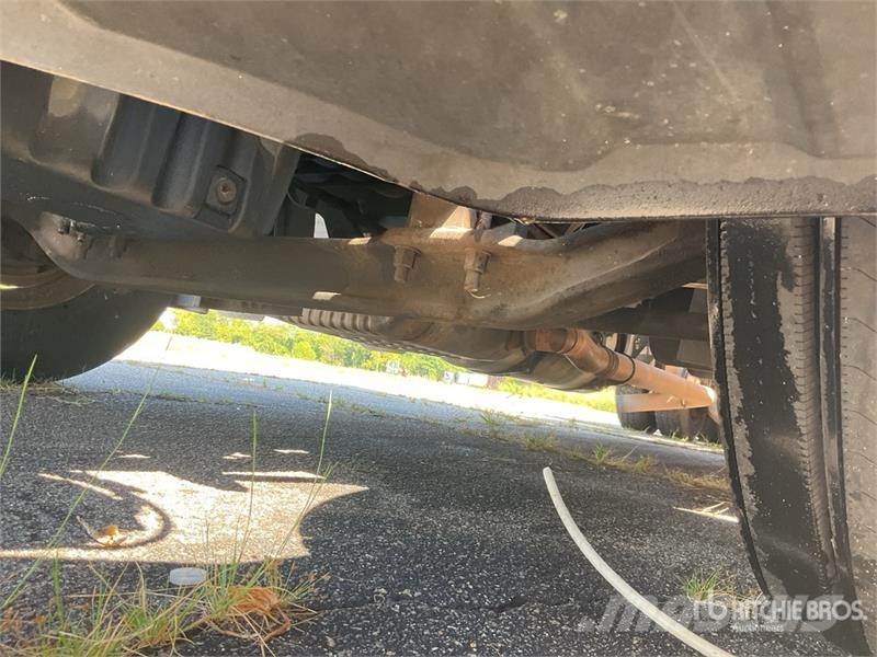 Freightliner Cascadia 113 6x4 Sleeper Car Carrier Truck Evakuatori