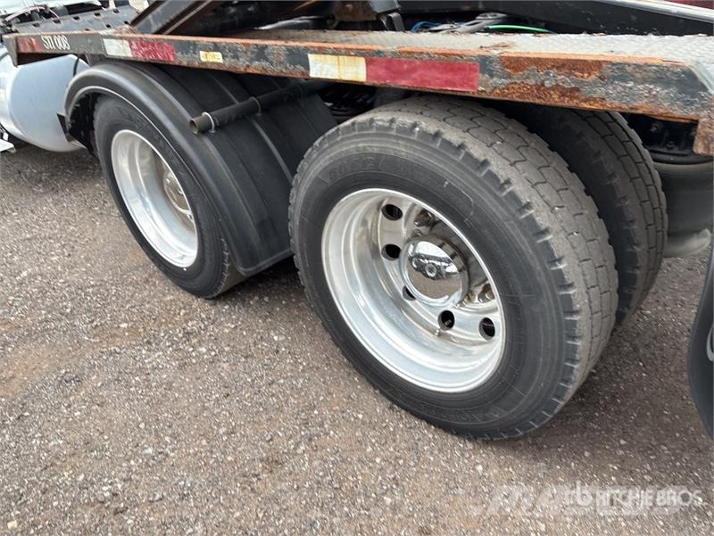 Freightliner Cascadia 113 6x4 Sleeper Car Carrier Truck Biltransportbilar