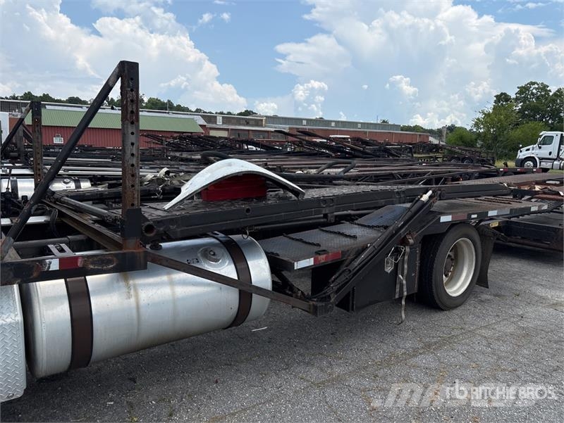 Freightliner Cascadia 113 Camiones portavehículos