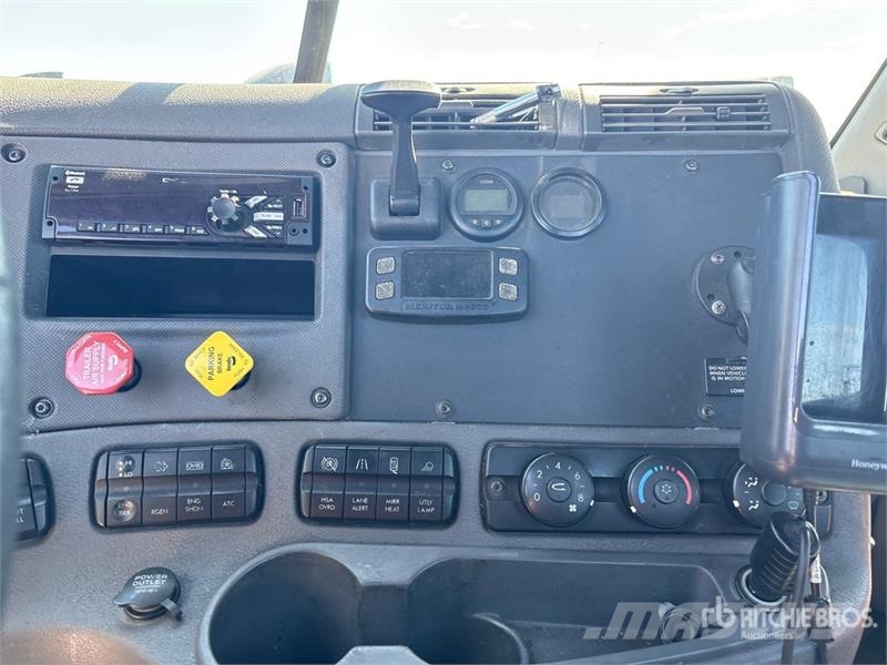 Freightliner Cascadia 113 Седельные тягачи