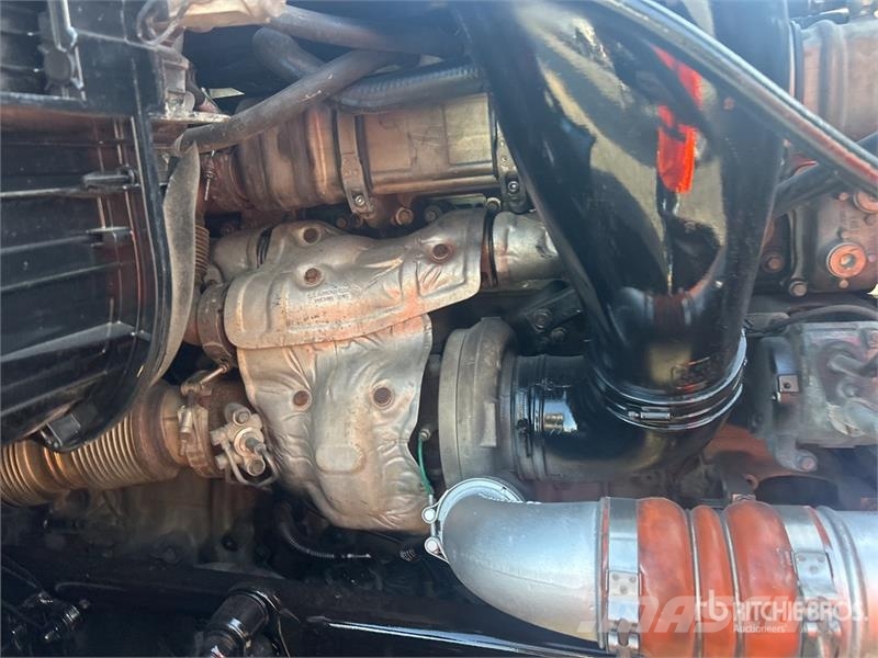 Freightliner Cascadia 125 6x4 T/A Sleeper Truck Tractor Седельные тягачи