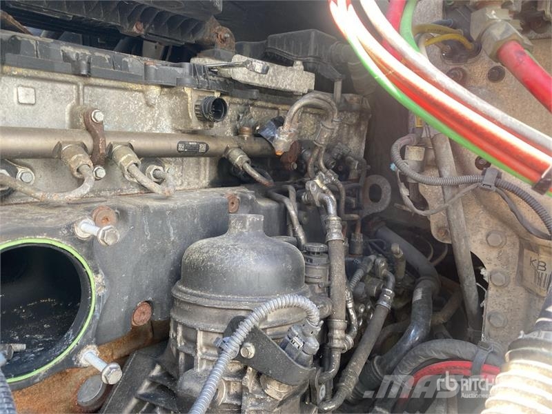 Freightliner Cascadia 126 6x4 T/A Sleeper Truck Tractor (Inoper 中古トラクターヘッド | トレーラーヘッド