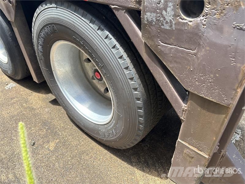 Freightliner Cascadia 113 Camiones portacoches