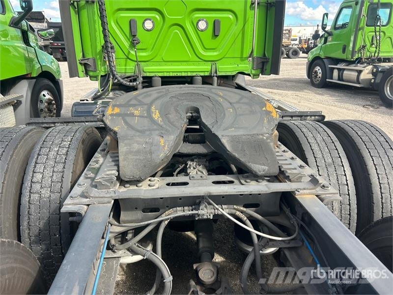 Freightliner Cascadia 116 وحدات الجر