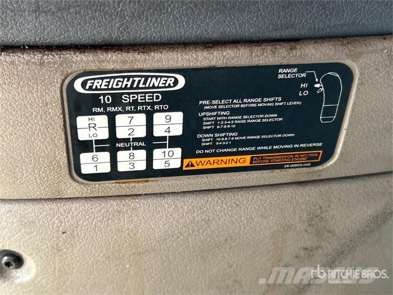 Freightliner Cascadia 125 6x4 T/A Sleeper Truck Tractor Sattelzugmaschinen
