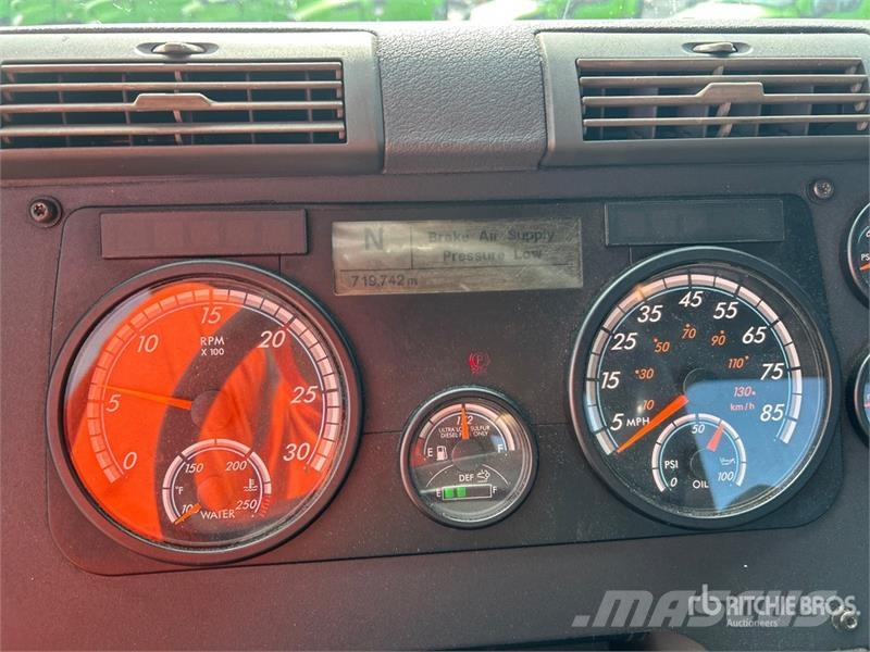 Freightliner Cascadia 113 中古トラクターヘッド | トレーラーヘッド