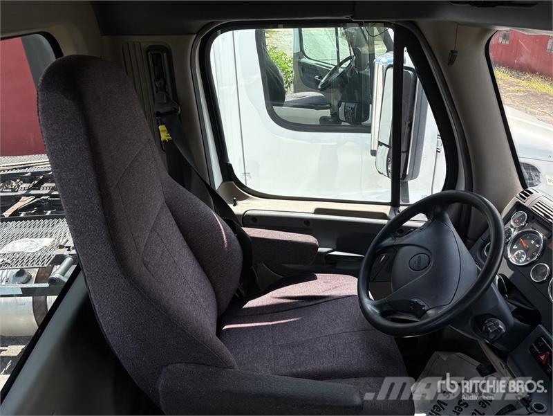 Freightliner Cascadia 113 Camiones portacoches