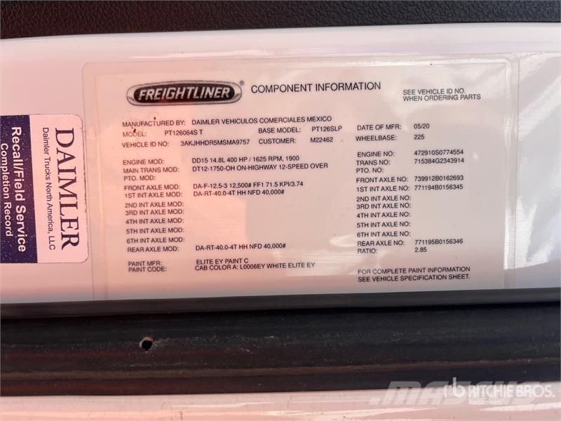 Freightliner Cascadia 126 6x4 T/A Sleeper Truck Tractor Седельные тягачи