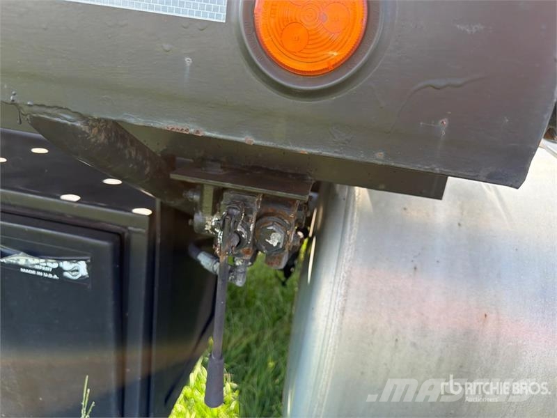 Freightliner Cascadia 113 6x4 Sleeper Car Carrier Truck مركبات النقل