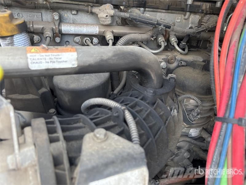 Freightliner Cascadia 113 Camiones portavehículos