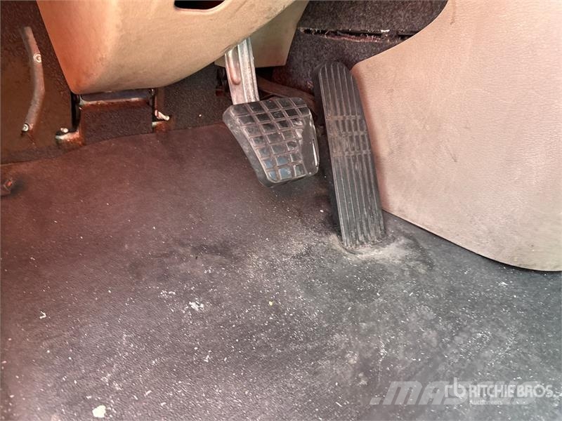 Freightliner Cascadia 113 中古トラクターヘッド | トレーラーヘッド