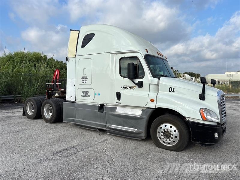 Freightliner Cascadia 125 6x4 T/A Sleeper Truck Tractor Sattelzugmaschinen