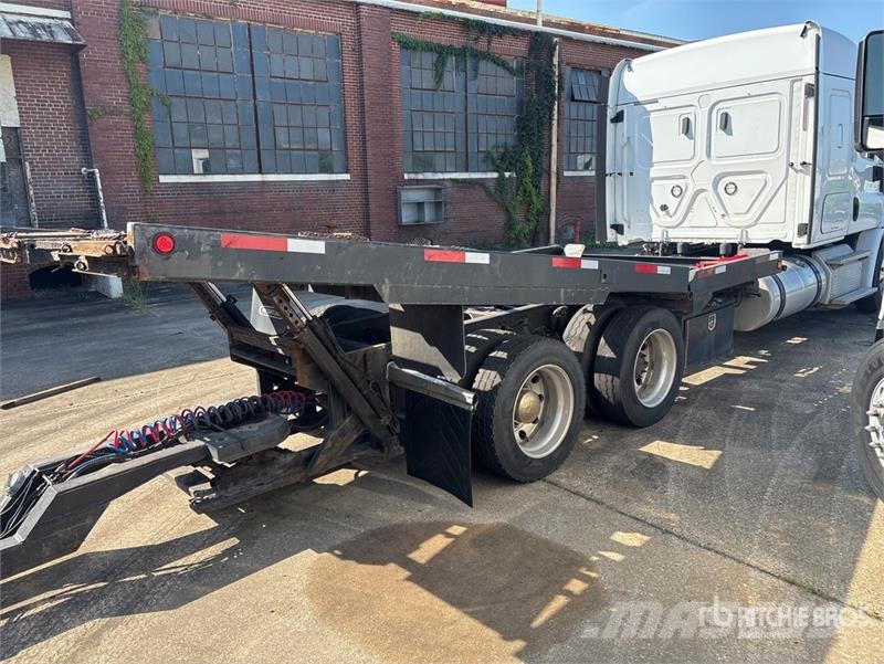 Freightliner Cascadia 113 6x4 Sleeper Car Carrier Truck Biltransportbilar