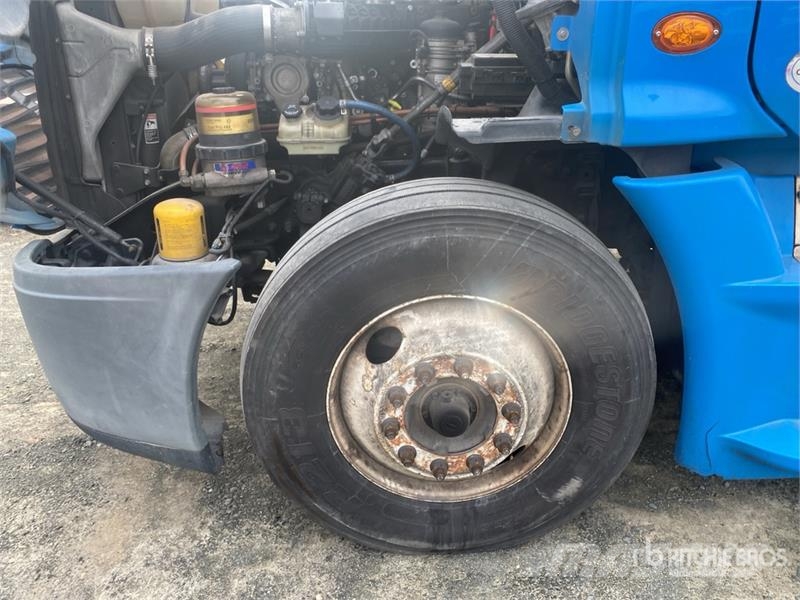 Freightliner Cascadia 125 6x4 T/A Sleeper Truck Tractor (Inoper Cabezas tractoras