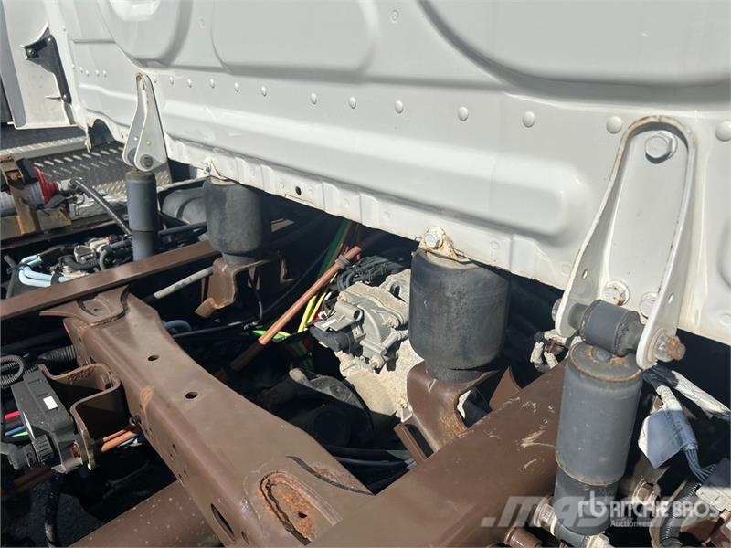 Freightliner Cascadia 113 4x2 Car Carrier Truck Trasportatore per veicoli