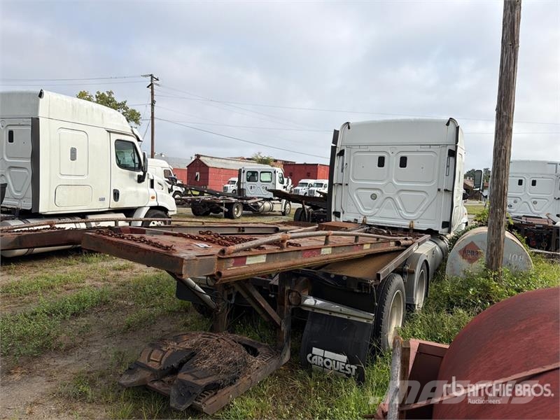 Freightliner Cascadia 113 6x4 Sleeper Car Carrier Truck Trasportatore per veicoli
