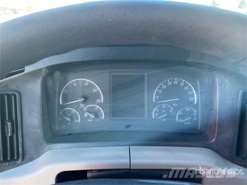 Freightliner Cascadia 126 6x4 T/A Sleeper Truck Tractor Autotractoare