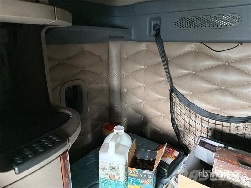 Freightliner Cascadia 113 6x4 Sleeper Car Carrier Truck Trasportatore per veicoli